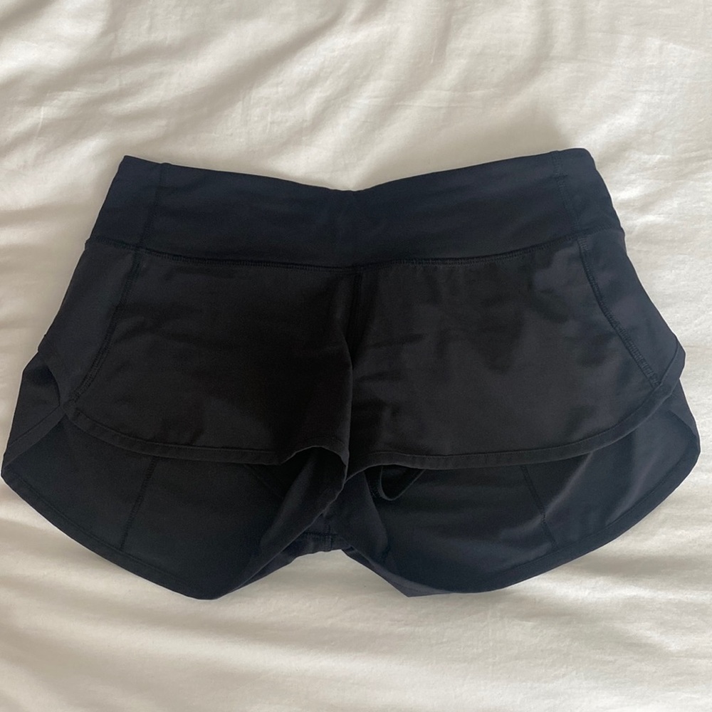 Lululemon Speed Up Shorts 2.5. Perfect condition. Smoke and pet free home.
